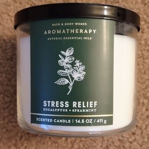 Bath and Bodyworks aroma therapy candle